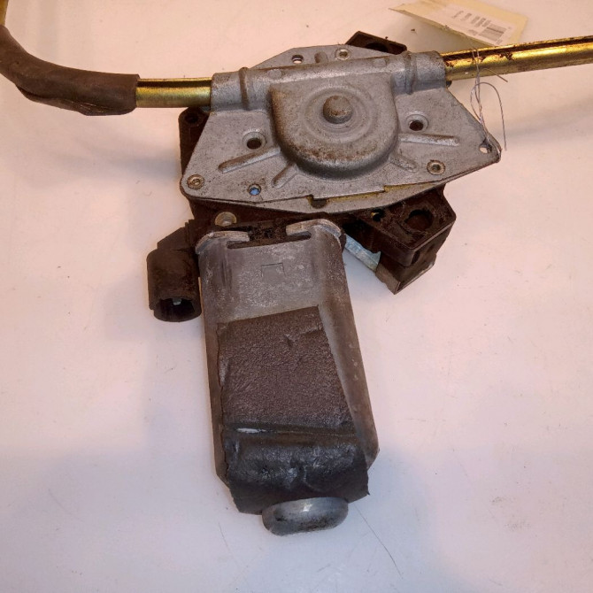 Mecanisme+moteur leve-glace avg occasion RENAULT 19 Phase 2 04-1992->04-1997 1.9 D 7700785633 2