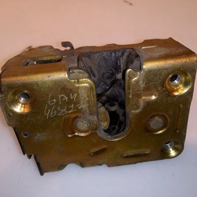 Serrure porte arg occasion RENAULT 19 Phase 2 04-1992->04-1997 1.9 D 7701030067 1