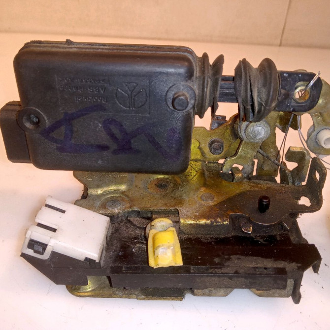 Serrure porte arg occasion RENAULT 19 Phase 2 04-1992->04-1997 1.9 D 7701030067 2