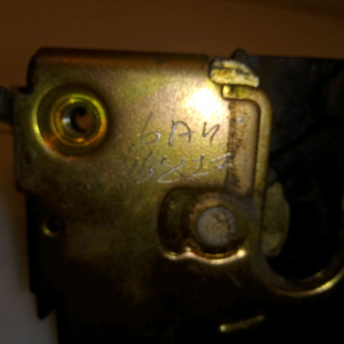 Serrure porte arg occasion RENAULT 19 Phase 2 04-1992->04-1997 1.9 D 7701030067 4