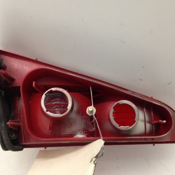 Feu arrière interieur gauche occasion PEUGEOT 607 Phase 1 11-1999->09-2004 2.2 HDI 6350N2 2