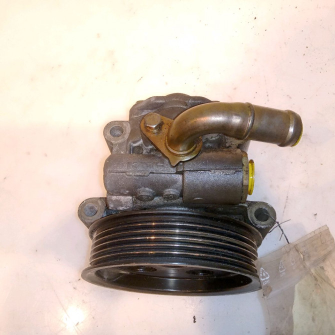 Pompe direction assistee occasion FORD FIESTA V Phase 2 10-2005->10-2008 1.3i 1406468 3