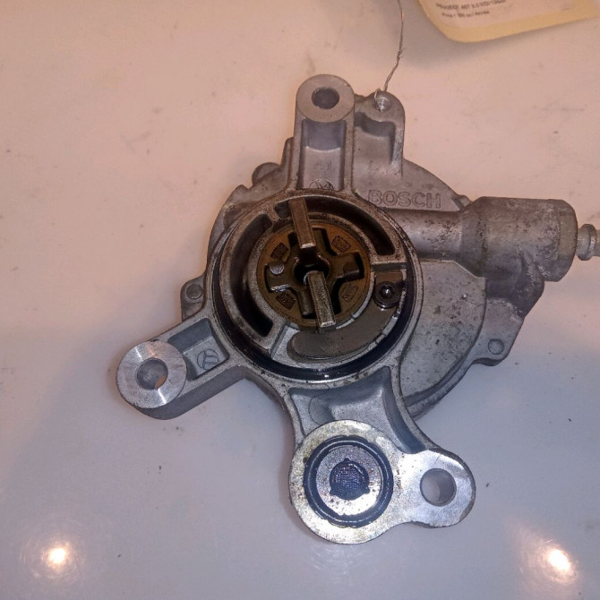 Pompe a vide occasion PEUGEOT 407 phase 1 SW 07-2004->07-2008 2.0 HDI 136ch 9801888780 1