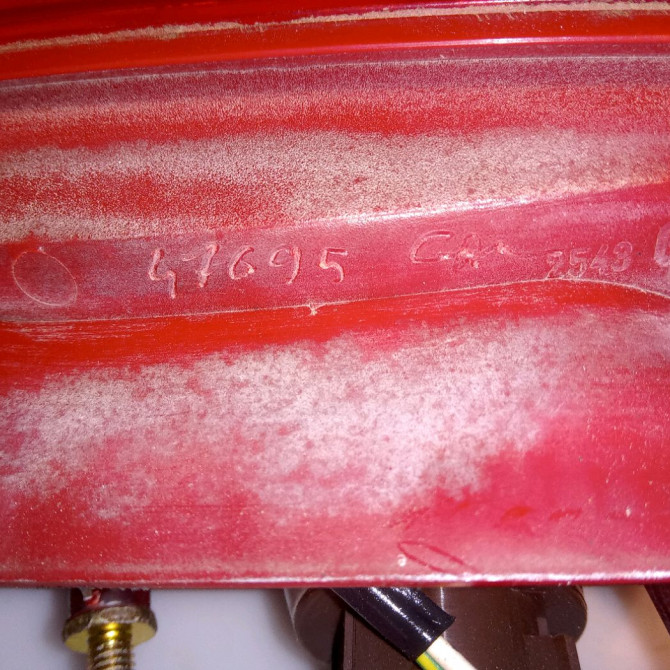 Feu arrière interieur gauche occasion PEUGEOT 607 Phase 1 11-1999->09-2004 3.0i V6 6350N2 3