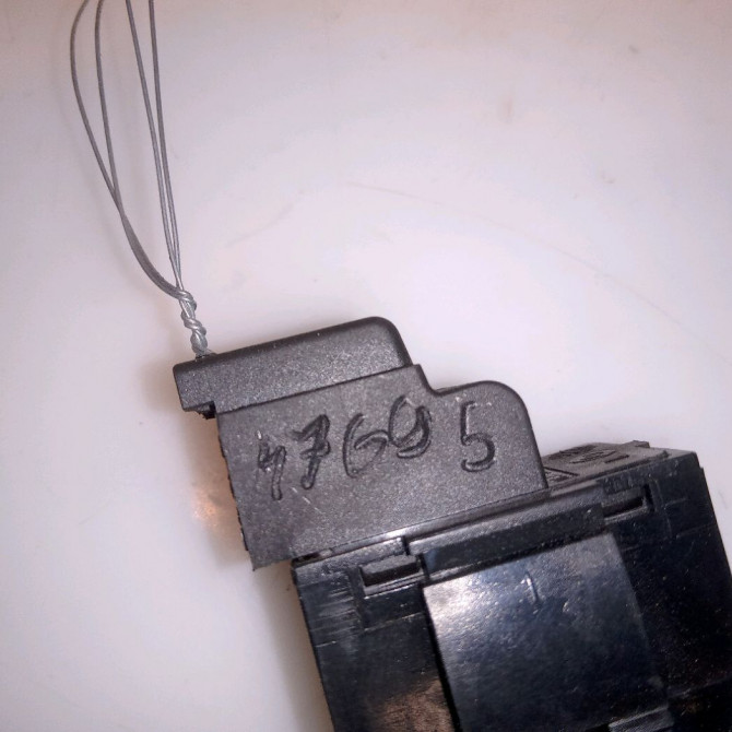 Commande leve-glace porte arrière gauche occasion PEUGEOT 607 Phase 1 11-1999->09-2004 3.0i V6 655471 4