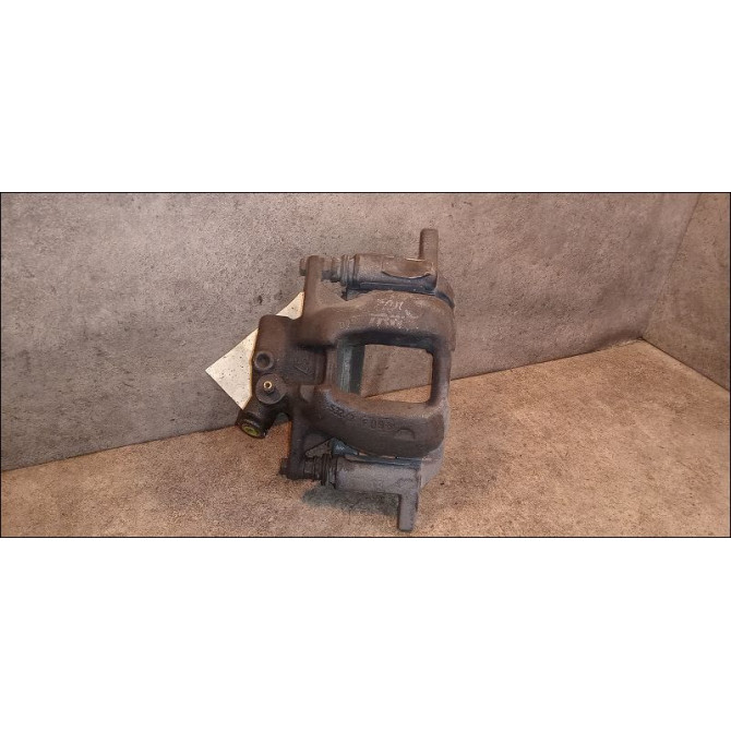 Etrier de frein avant droit occasion PEUGEOT 407 Phase 1 04-2004->07-2008 2.0 HDI 16v 136ch 4401H3 1