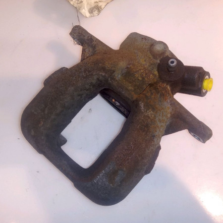 Etrier de frein avant gauche occasion PEUGEOT 407 Phase 1 04-2004->07-2008 1.6 HDI 16v 4401H2