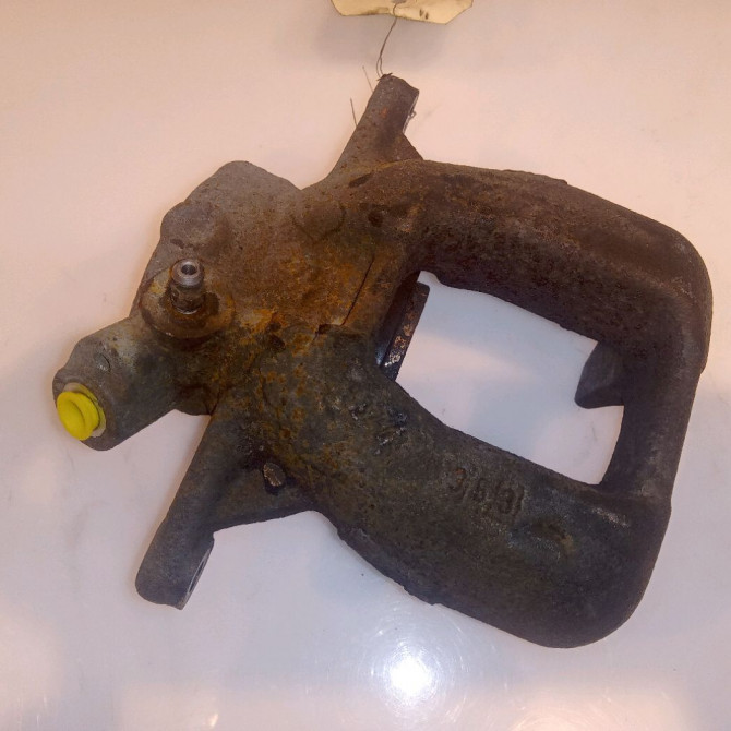 Etrier de frein avant droit occasion PEUGEOT 407 Phase 1 04-2004->07-2008 1.6 HDI 16v 4401H3 2