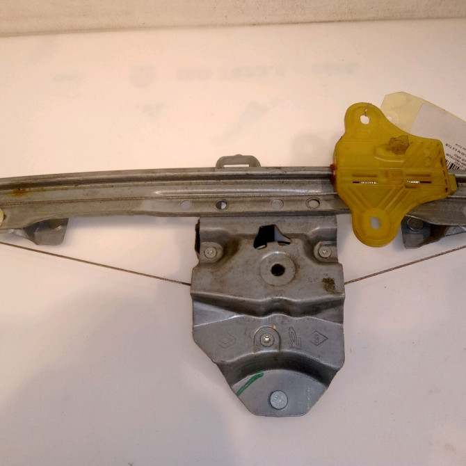 Mecanisme+moteur leve-glace arg occasion RENAULT CLIO IV Phase 1 07-2012->... 0.9 TCE 90ch 827010501R 2