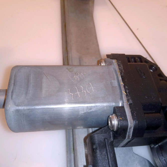 Mecanisme+moteur leve-glace arg occasion RENAULT CLIO IV Phase 1 07-2012->... 0.9 TCE 90ch 827010501R 3