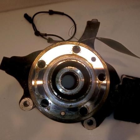 Moyeu avg occasion RENAULT LAGUNA III Phase 1 10-2007->10-2010 2.0 DCI 130ch 402104630R