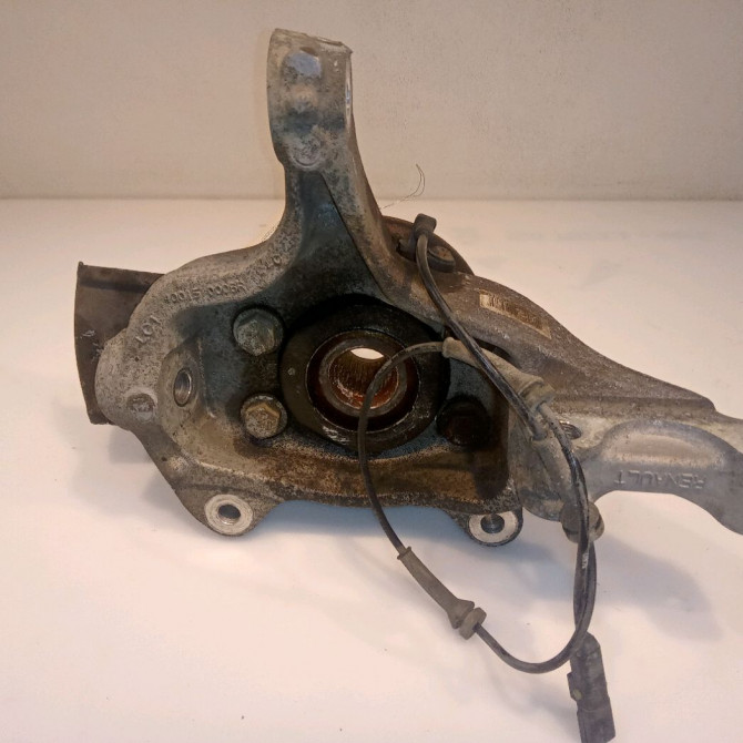 Moyeu avg occasion RENAULT LAGUNA III Phase 1 10-2007->10-2010 2.0 DCI 130ch 402104630R 2