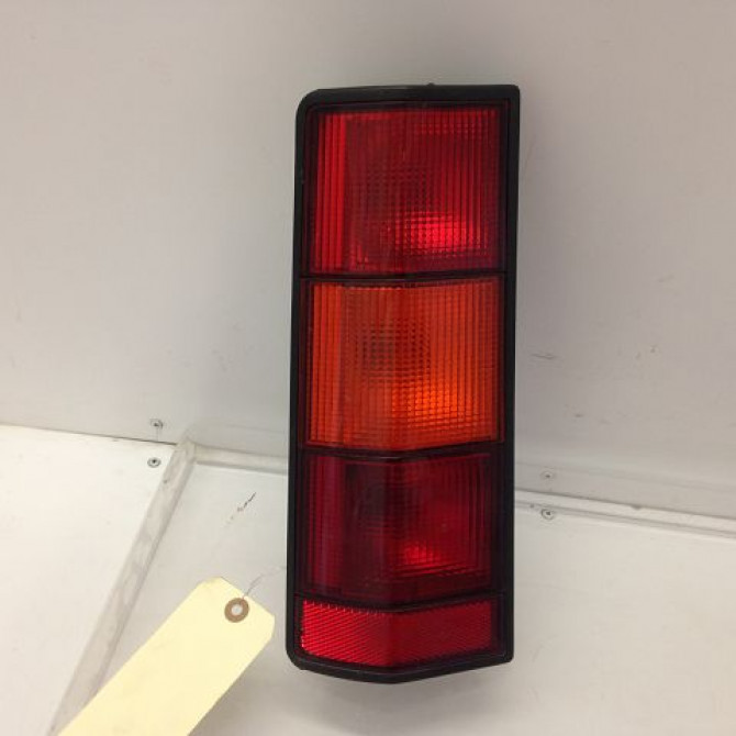 Feu arrière gauche occasion RENAULT EXPRESS Phase 1 11-1985->09-1994 1.1i 7701031915 1