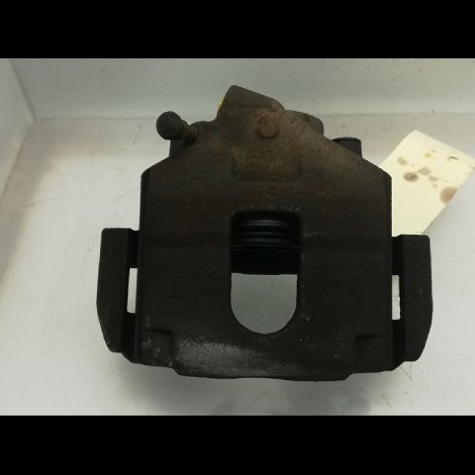 Etrier de frein avant droit occasion FORD FIESTA V Phase 2 10-2005->10-2008 1.3i 1