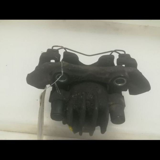 Etrier de frein avant droit occasion PEUGEOT 205 Phase 2 FOURGON 03-1994->12-1996 1.8 D 60ch 2