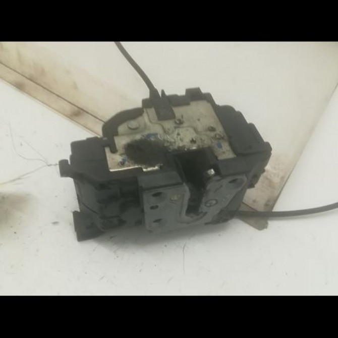 Serrure porte ard occasion RENAULT SCENIC III Phase 1 04-2009->11-2011 1.9 DCI 130ch 825020033R 2