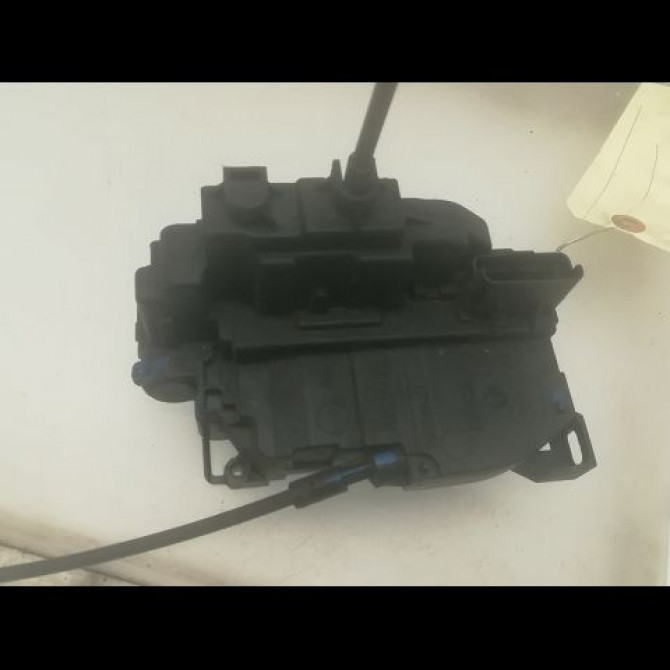 Serrure porte ard occasion RENAULT SCENIC III Phase 1 04-2009->11-2011 1.9 DCI 130ch 825020033R 3