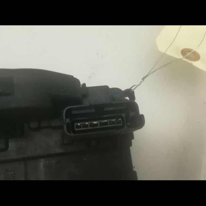 Serrure porte ard occasion RENAULT SCENIC III Phase 1 04-2009->11-2011 1.9 DCI 130ch 825020033R 4