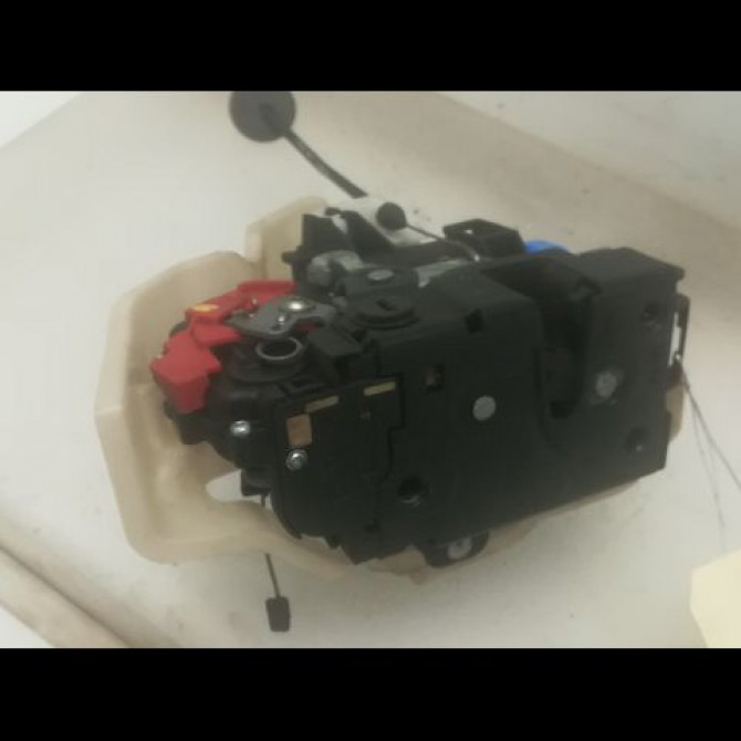 Serrure porte arg occasion VOLKSWAGEN JETTA III Phase 1 09-2005->12-2010 1.9 TDI 105ch 7L0839015D 2