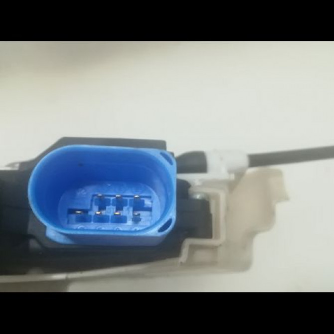 Serrure porte arg occasion VOLKSWAGEN JETTA III Phase 1 09-2005->12-2010 1.9 TDI 105ch 7L0839015D 4