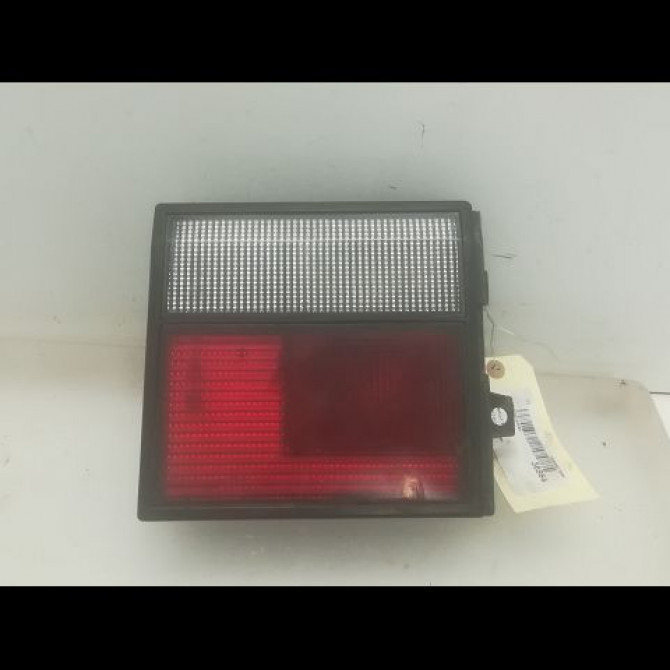 Feu arrière intérieur droit occasion RENAULT 21 Phase 1 01-1986->06-1989 GTD 7701032021 1