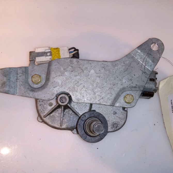 Moteur essuie-glace arrière occasion RENAULT CLIO II Phase 1 03-1998->06-2001 1.2 7701471523 2