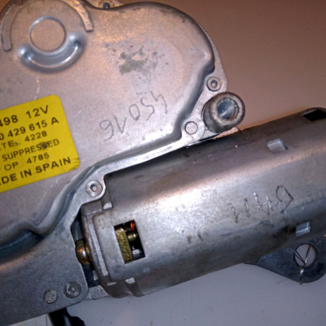 Moteur essuie-glace arrière occasion RENAULT CLIO II Phase 1 03-1998->06-2001 1.2 7701471523 3