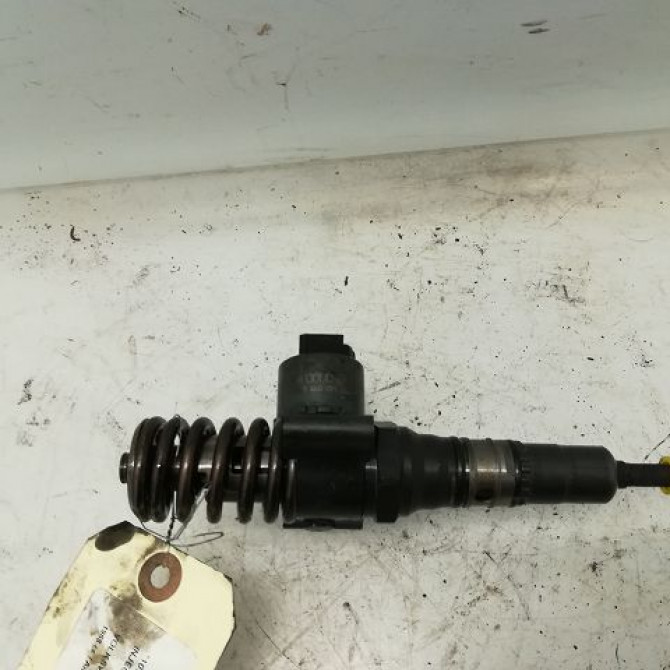 Injecteur occasion VOLKSWAGEN TOURAN I Phase 1 03-2003->12-2006 3G130073BX 1