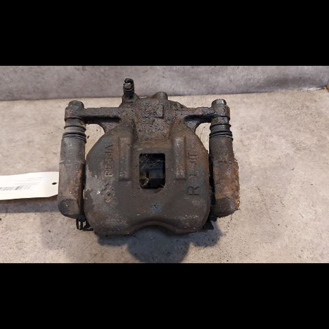 Etrier de frein avant droit occasion TOYOTA RAV4 I Phase 2 11-1997->07-2000 4773042010 1