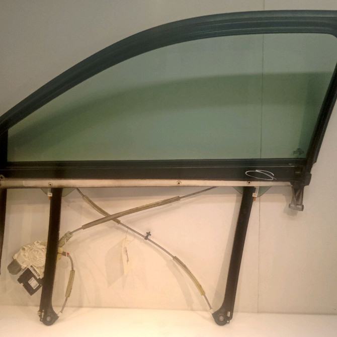 Mecanisme + moteur lève-glace avant droit occasion AUDI A3 II Phase 2 06-2008->07-2012 8P3837462C 2