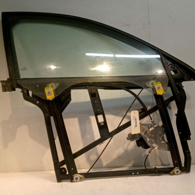 Mecanisme + moteur lève-glace avant droit occasion AUDI A6 II Phase 2 07-2001->05-2004 4B0837462C 1