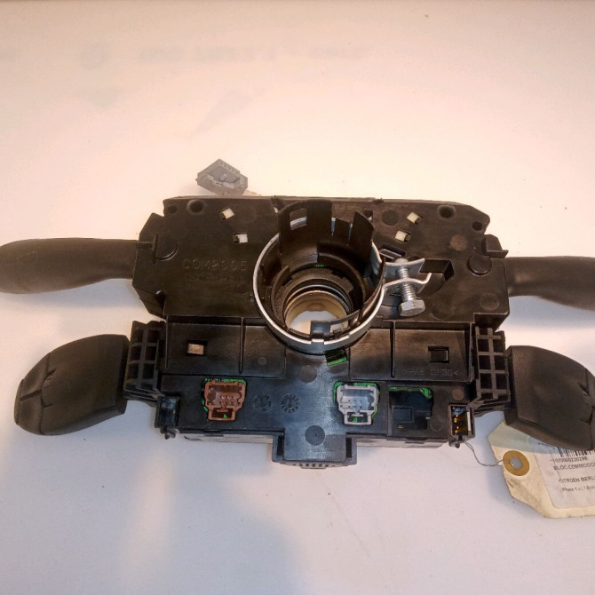Bloc commodos occasion CITROEN BERLINGO II Phase 1 05-2008->01-2012 1.6 HDI 16v 90ch 98062227XT 4
