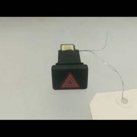 Bouton de warning occasion AUDI A4 II Phase 2 09-2004->04-2008 2.0 TDi 140ch 8E09415095PR