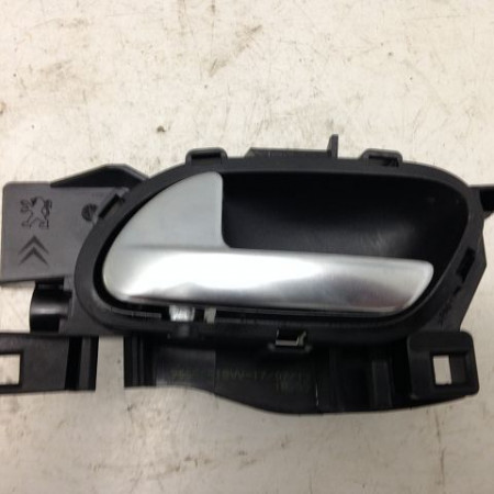 Poignee int porte avg occasion PEUGEOT 208 208 Phase 1 2012-03-01->2015-09-30 1.4 HDI 68ch 9143T8