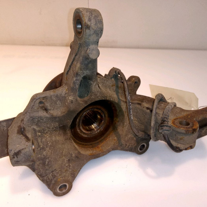 Moyeu avg occasion RENAULT MEGANE III Phase 1 11-2008->01-2012 1.6i 16v 110ch 402020009R 2