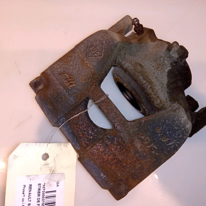 Etrier de frein avant droit occasion RENAULT SCENIC III Phase 1 04-2009->11-2011 1.9 DCI 130ch 410010001R 1