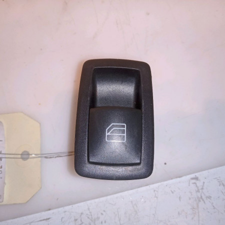 Commande leve-glace porte arrière droite occasion MERCEDES CLASSE B I Phase 1 06-2005->04-2008 B 180 CDI