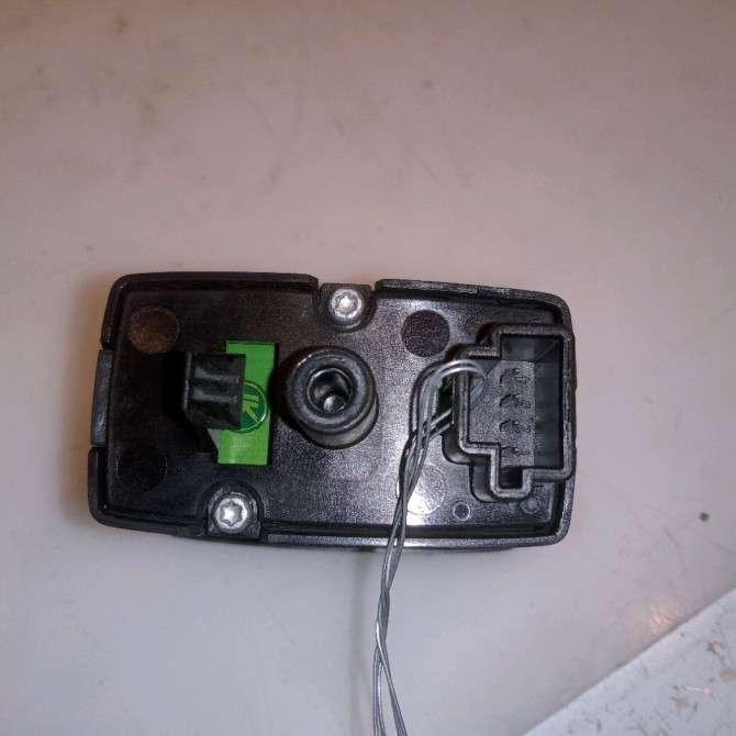 Commande leve-glace porte arrière droite occasion MERCEDES CLASSE B I Phase 1 06-2005->04-2008 B 180 CDI 2