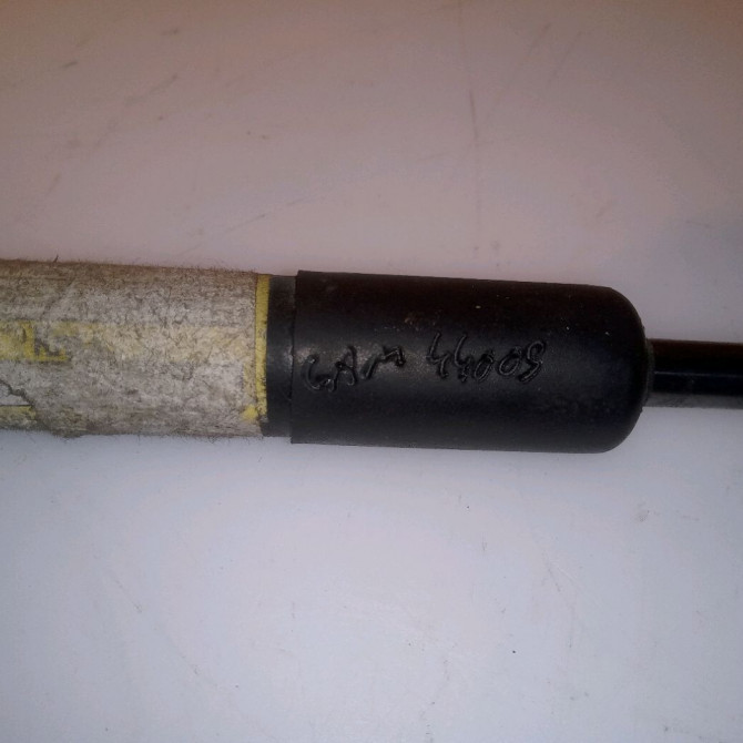 Verin d capot occasion VOLKSWAGEN GOLF V Phase 1 11-2003->10-2008 1.9 TDI 90ch 2