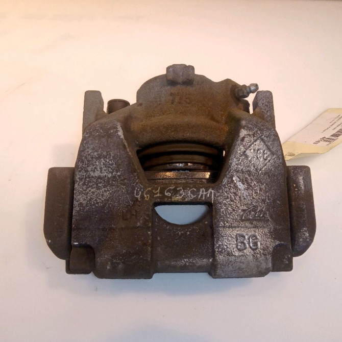 Etrier de frein avant gauche occasion RENAULT SCENIC III Phase 1 04-2009->11-2011 410110001R 1