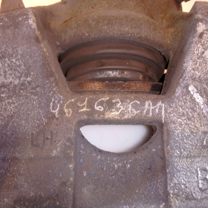 Etrier de frein avant gauche occasion RENAULT SCENIC III Phase 1 04-2009->11-2011 410110001R 3