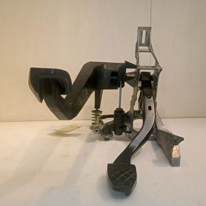 Pedalier complet occasion AUDI A4 II Phase 2 09-2004->04-2008 1.9 TDI 115ch 8E1721117D 2