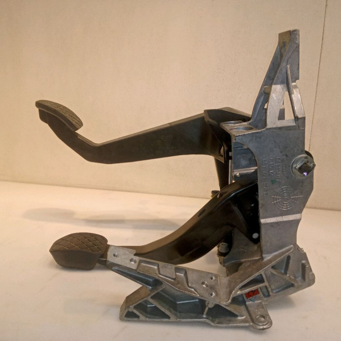 Pedalier complet occasion AUDI A4 II Phase 2 09-2004->04-2008 1.9 TDI 115ch 8E1721117D 4