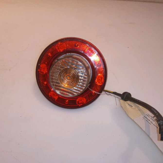 Feu arrière droit occasion S9 1