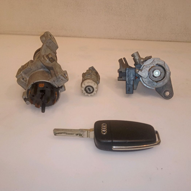 Kit serrures + antivol occasion AUDI A4 II Phase 2 09-2004->04-2008 1.9 TDI 115ch 8E0898375AA 2