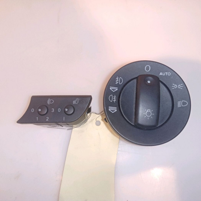 Interrupteur commande de phares occasion AUDI A4 II Phase 2 09-2004->04-2008 1.9 TDI 115ch 4E0953513K4PK 1