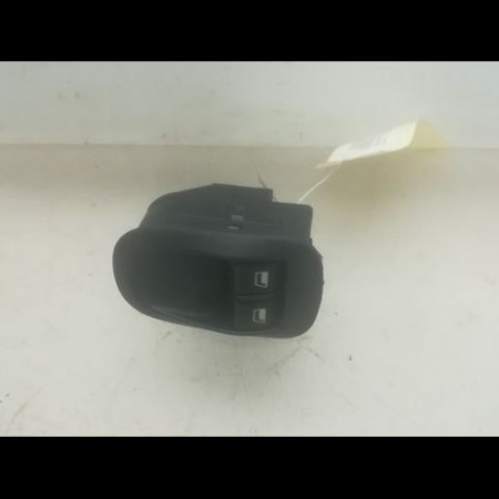 Commande lève-glace porte avant droite occasion PEUGEOT 206 Phase 1 09-1998->03-2009 1.9 D