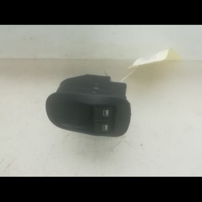 Commande lève-glace porte avant droite occasion PEUGEOT 206 Phase 1 09-1998->03-2009 1.9 D 1