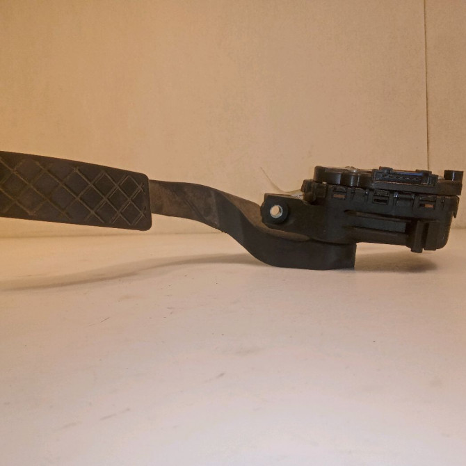 Potentiometre accelerateur occasion AUDI A4 II Phase 2 09-2004->04-2008 1.9 TDI 115ch 2