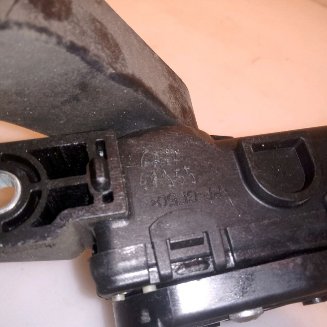 Potentiometre accelerateur occasion AUDI A4 II Phase 2 09-2004->04-2008 1.9 TDI 115ch 3